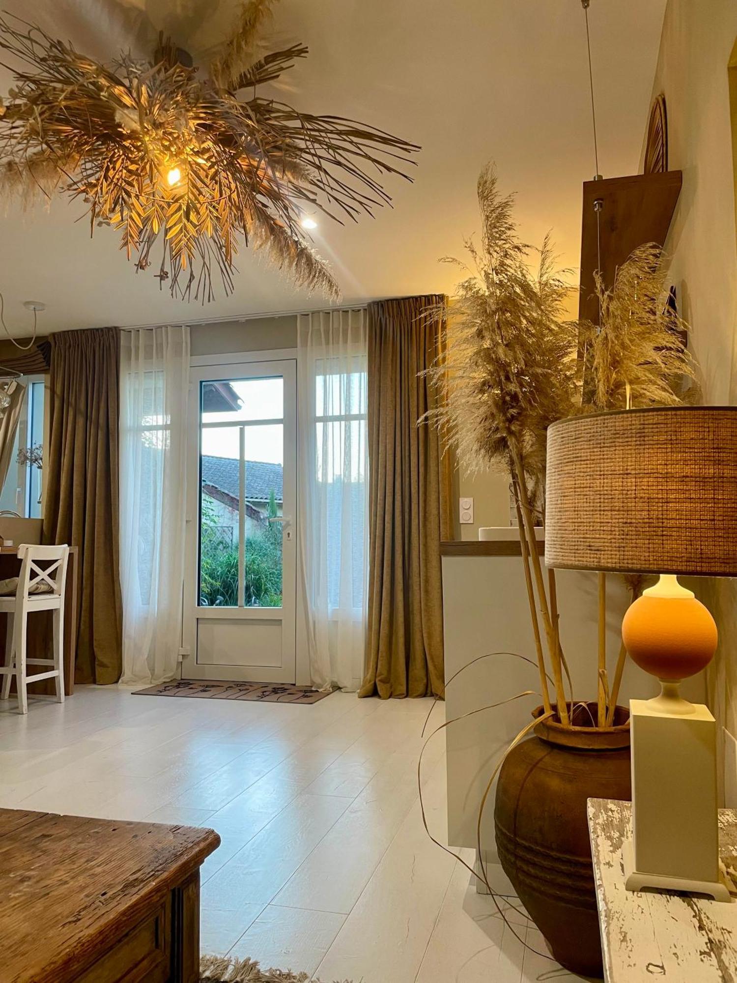 La Suite Dromoise 1809 Saint-Paul-les-Romans Ngoại thất bức ảnh